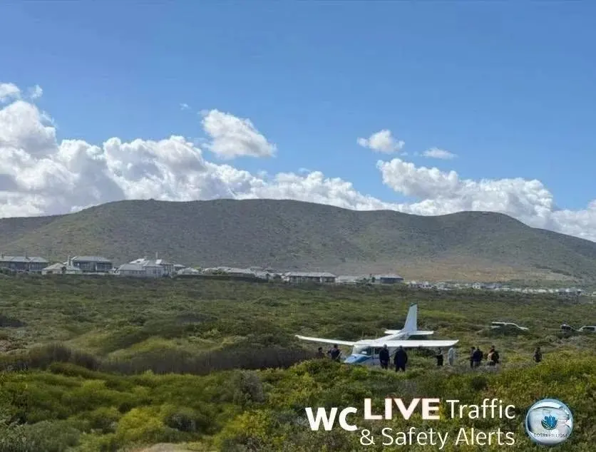 Flight school Cessna lands safely in a Cape Town field after mid-air engine failure