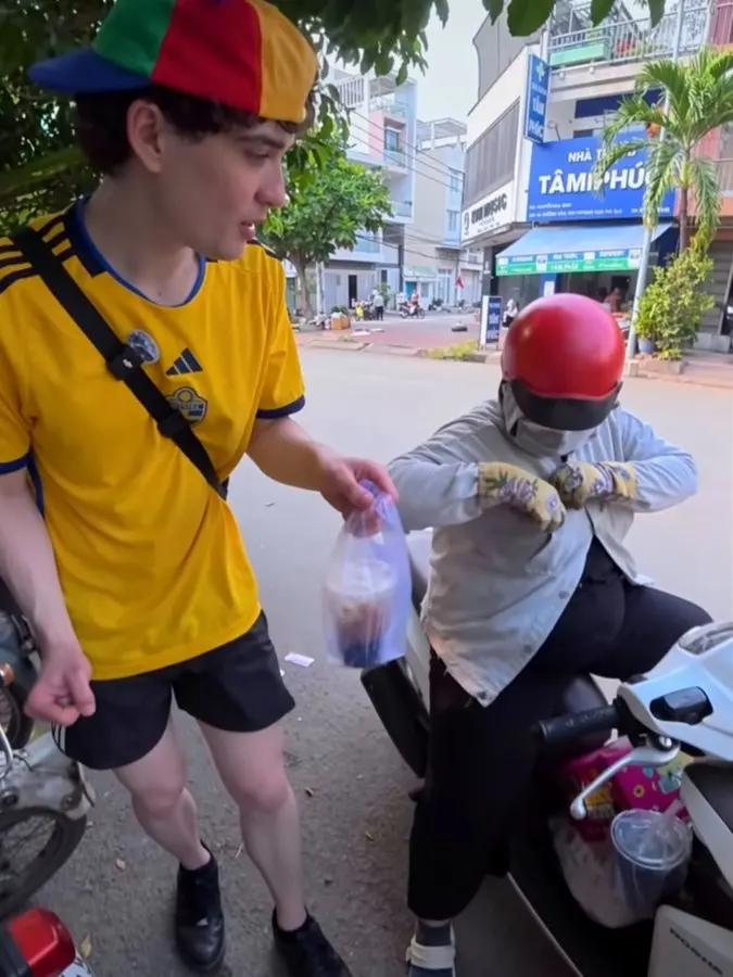 A 70-Cent Coffee and a Stranger's Motorbike: Why This Vietnamese Encounter Went Viral