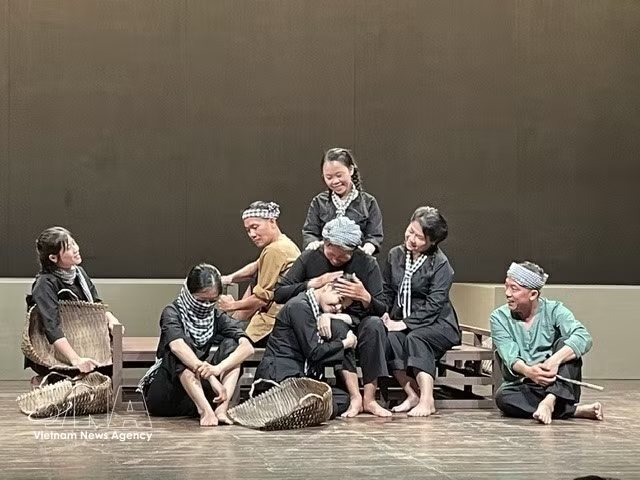 Vietnamese Play About the Củ Chi Tunnels Wins Over Audiences at BRICS Theatre Festival in India
