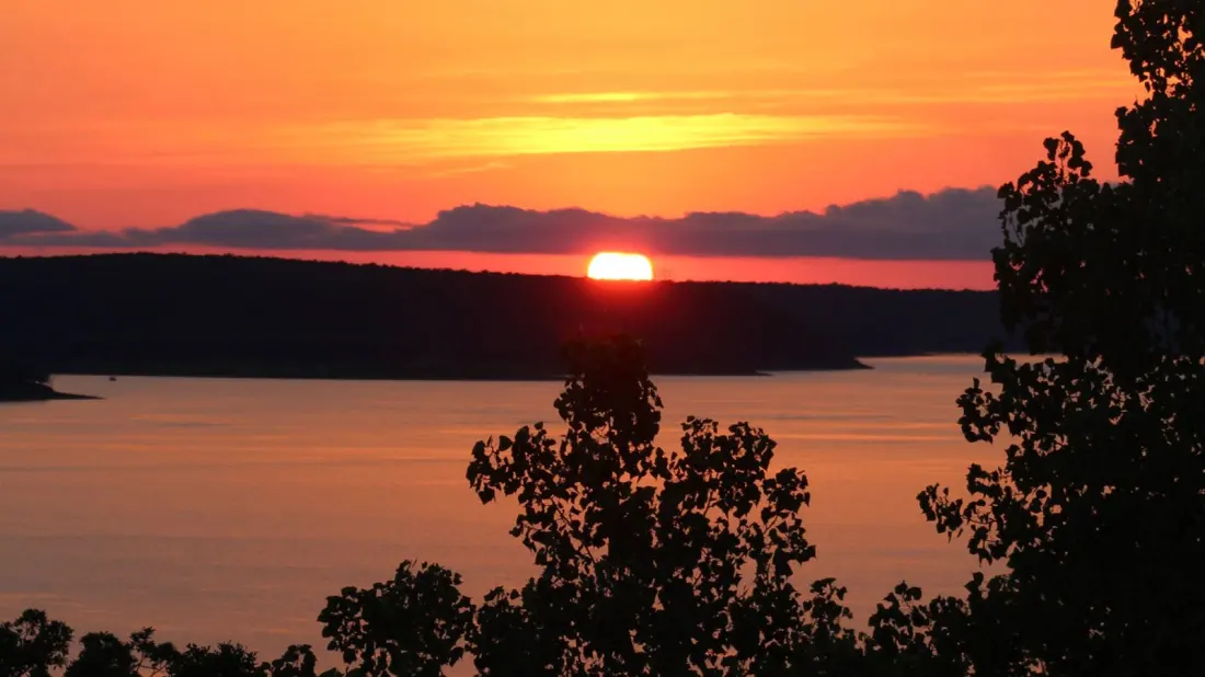 Skiatook Lake: Oklahoma's Bluff-Fringed Boating Lake Just 30 Minutes From Tulsa