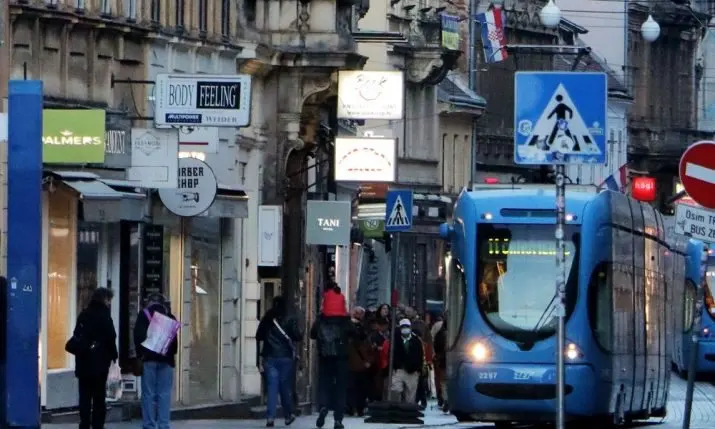 Zagreb trams and rubbish collection back on after court halts transit strike