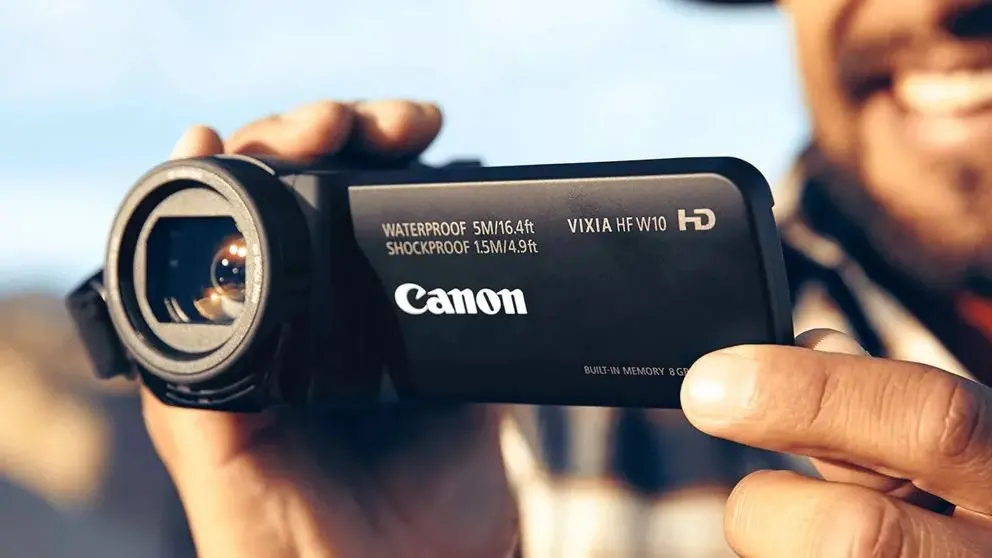 Canon's Fall Deals Cut Up to $1,000 Off Cameras and Lenses — Here's What Travellers Should Know