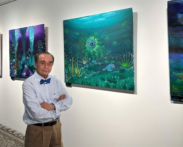 Self-taught artist who took up painting after 70 brings the ocean to HCM City's Fine Arts Museum