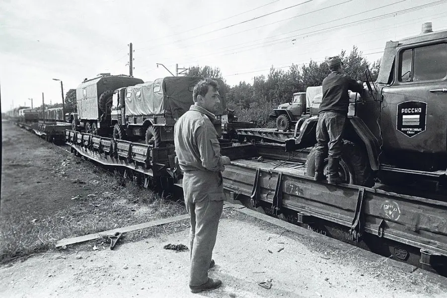 Vodka diplomacy and a palm tree: how the last Russian soldiers left Estonia in 1994