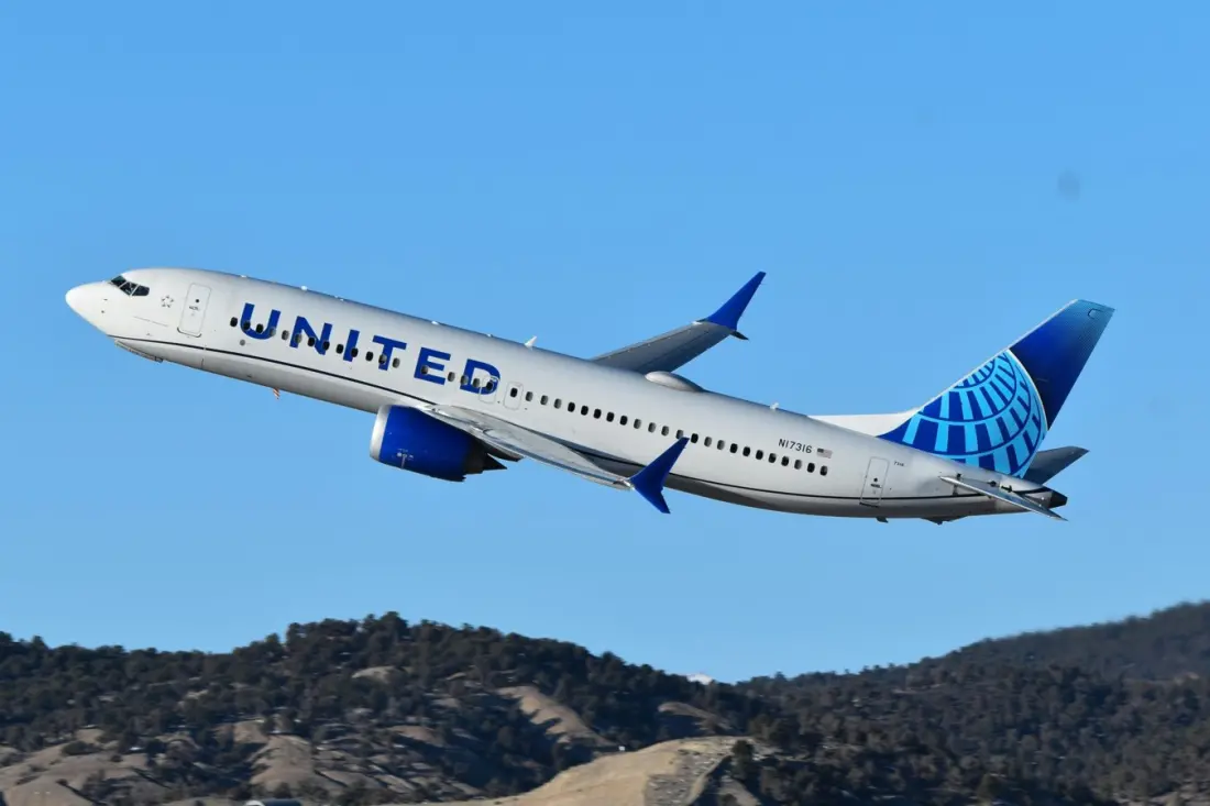 United flight returns to Las Vegas after crew member spots passenger's hijacking text
