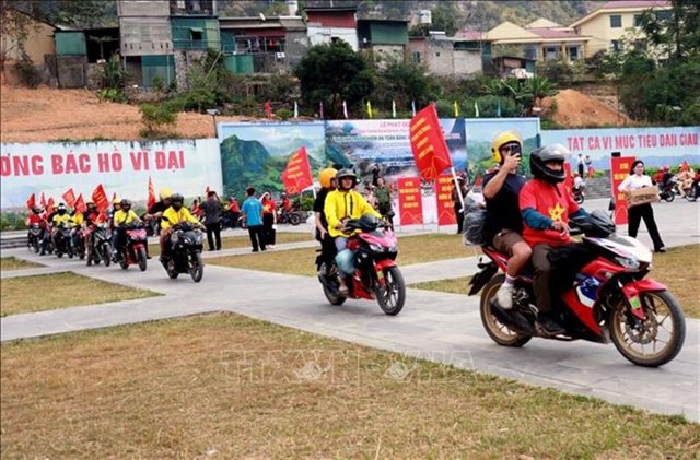 100 riders take on Mã Pí Lèng Pass as Vietnam pushes safer motorbike tourism on the Hà Giang Loop