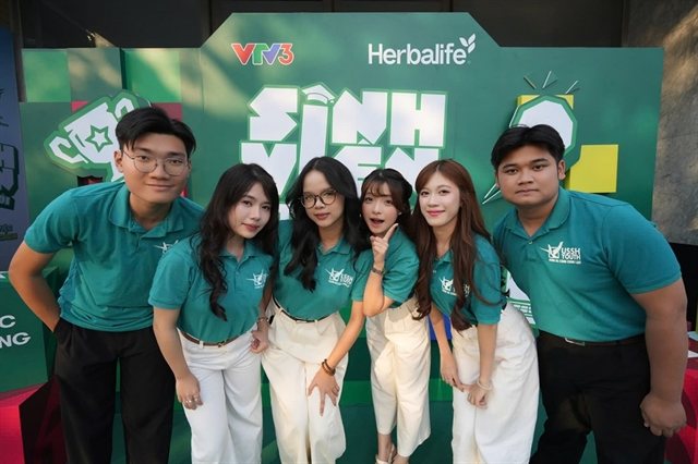 Vietnamese students are mapping the country's disappearing childhood dishes