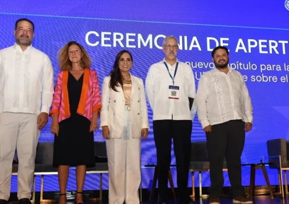 Dominican Republic pitches teamwork over border-drawing at Cancún sargassum summit