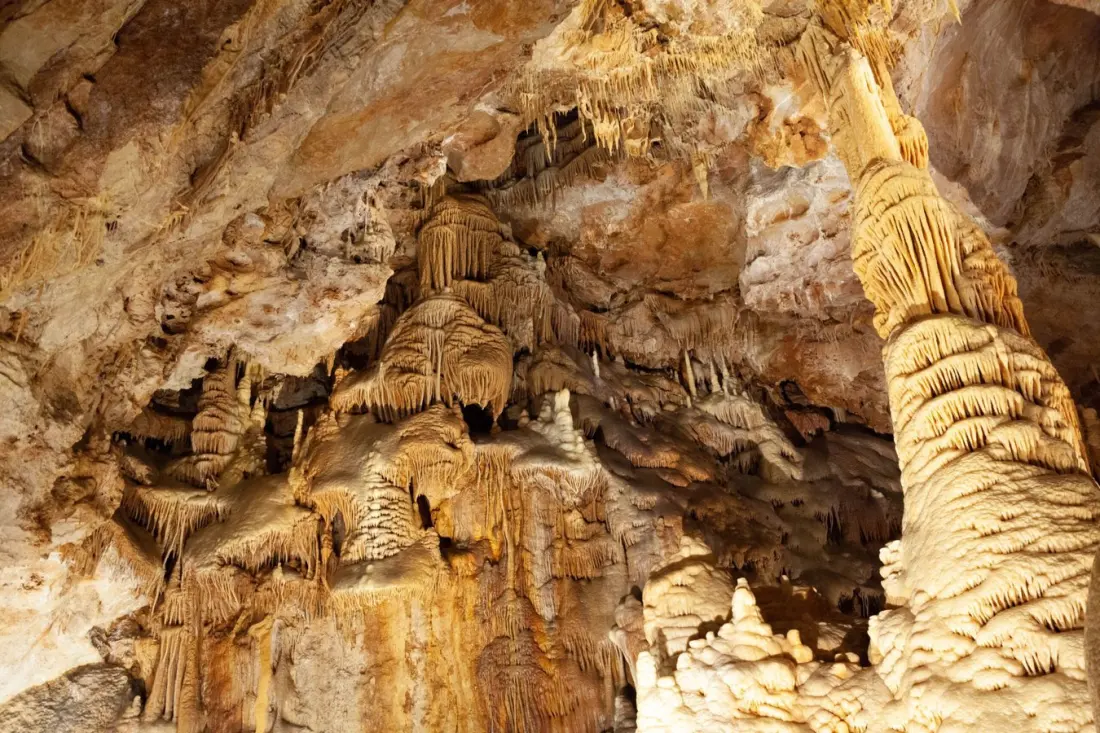 Biserujka: the tiny Krk cave with pirate treasure legends and 16,000-year-old bear bones