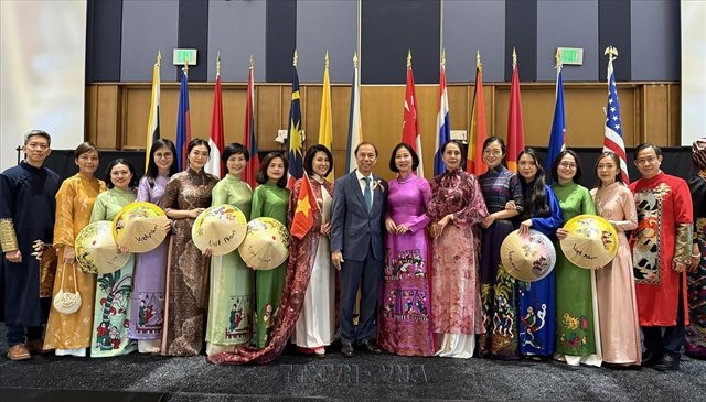 ASEAN Culture Day 2026 brings Southeast Asian silk, textiles and a Đông Hồ áo dài to the US capital area
