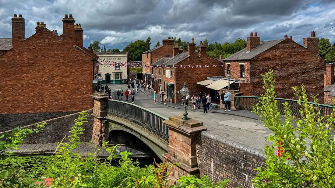 Dudley: The West Midlands Town Where Peaky Blinders History Meets a Castle Zoo