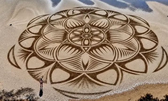 Giant Sand Drawings Take Over Croatia's Neretva Delta This October