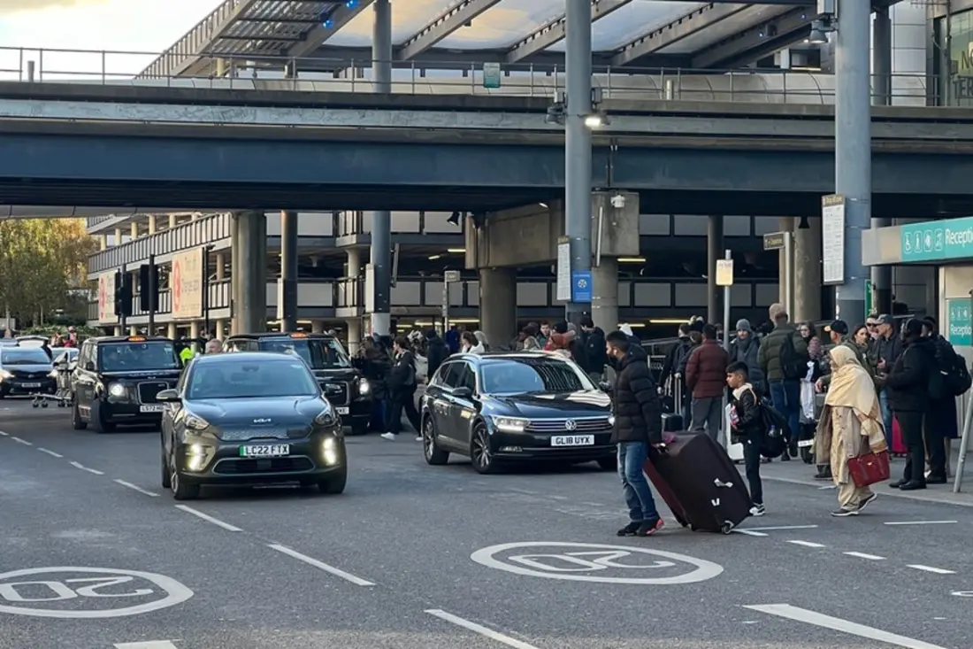 UK airport drop-off fees face government review as 'kiss and fly' prices hit £7 average